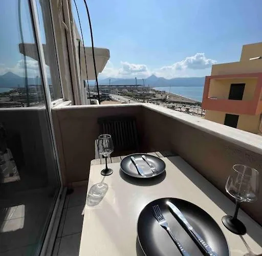 Beautiful Home With View Sea